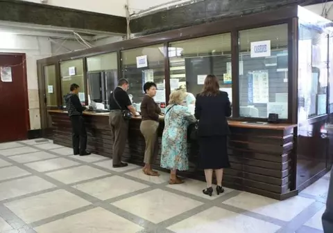 Protest la Finanţe. Angajaţii întrerup activitatea, joi, în toată țara