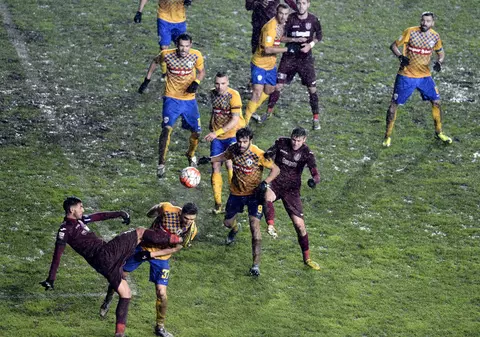 Liga 1, etapa a 19-a. Petrolul Ploiești - CFR Cluj 1-0. Găzarii, victorie pe ploaie după trei luni de ”secetă”! Abdellah Zoubir a decis o partidă disputată într-o ”orezărie”