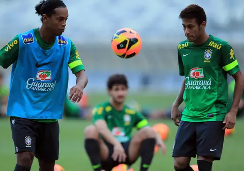 Ronaldinho: ”Neymar este cel mai bun fotbalist din lume”