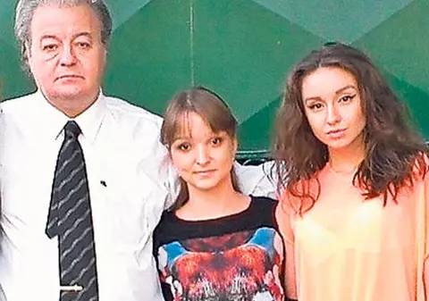 Vânzări record la licitația colecției de suflet a lui Vadim! Masca mortuară a lui Eminescu s-a vândut cu 1600 de euro