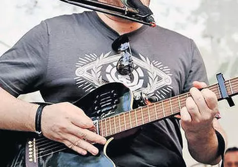 Veşti bune despre solistul trupei Goodbye to Gravity. Andrei  a vorbit pentru prima dată cu mama lui, după incendiu