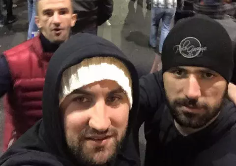 Apariţie surprinzătoare la protestul de marţi seară! Un campion mondial a ieşit în stradă