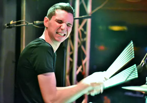 Povestea terifiantă a lui Bogdan, grav rănit în Colectiv! În urmă cu un an, trupa lui și-a lansat albumul în clubul groazei!