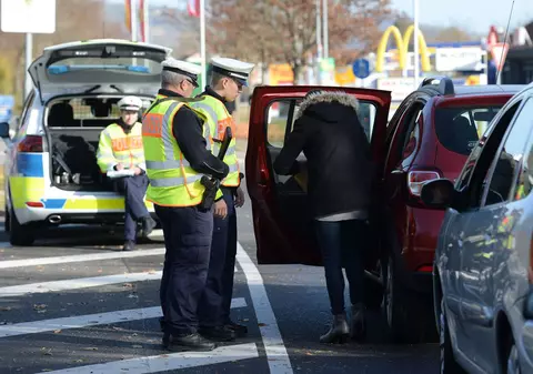 Doi cetăţeni francezi care locuiau în Belgia, printre autorii atacurilor | FOTO