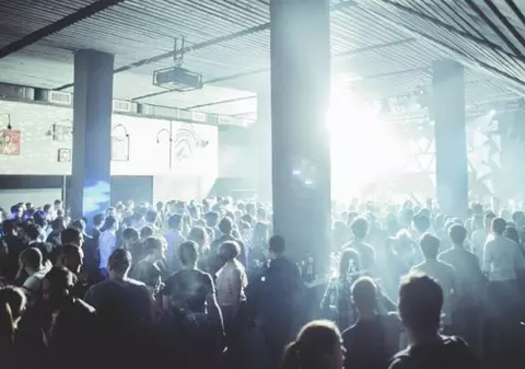 Mărturie cutremurătoare a unei supraviețuitoare: La ușă se formase un morman de 1,5 de metri de corpuri umane peste care se trecea