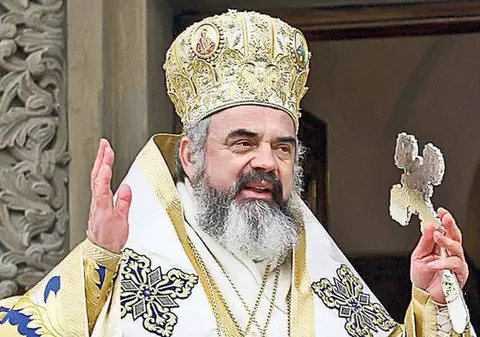 PF Daniel recompensat cu diplomă de cetățean de onoare, după ce și-a cerut iertare tinerilor