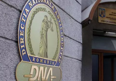 Judecătoarea care a achitat lotul din Dosarul Transferurilor, REŢINUTĂ de DNA. Ce mită ar fi primit
