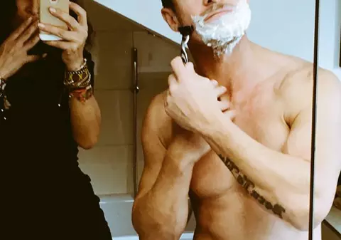 Scenă intimă cu Mihaela Rădulescu și Felix Baumgartner! S-a dus după el în baie..Vezi ce a urmat | FOTO