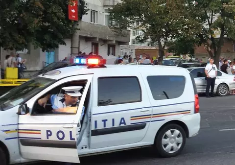 UPDATE | Alertă la o bancă din Lugoj. Se pare că este vorba de o grenadă în interiorul instituției