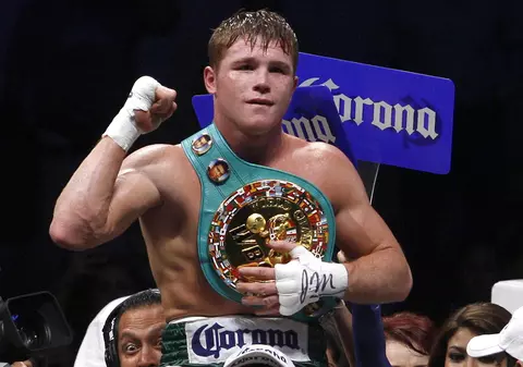 Saul Alvarez a biruit în lupta cu Miguel Cotto, devenind campionul WBC la mijlocie