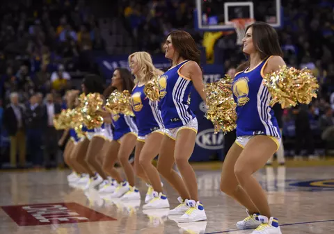 Golden State Warriors calcă totul în picioare în NBA. Un meci istoric o așteaptă marți noapte