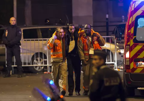 ATACURI TERORISTE, la Paris. MAE verifică dacă printre victime se află români