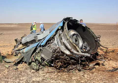 Rusia a fost ținta unui atac terorist! Accidentul aviatic din Peninsula Sinai, rezultatul exploziei unei bombe puse la bordul avionului