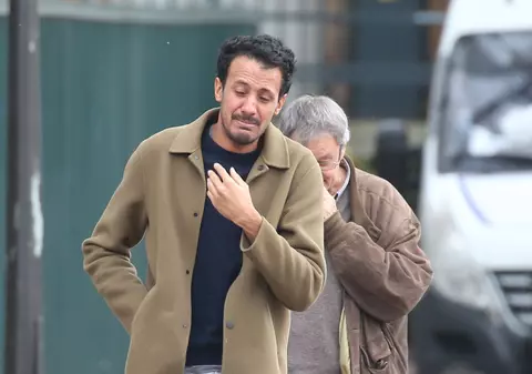 Imaginile durerii! Zeci de oameni, cu lacrimi în ochi, după ce și-au recunoscut rudele moarte | FOTO