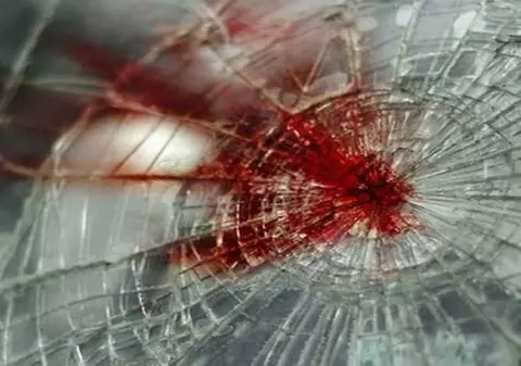 Accident grav în Ungaria. 15 români, răniţi după ce un microbuz a intrat într-un autoturism 