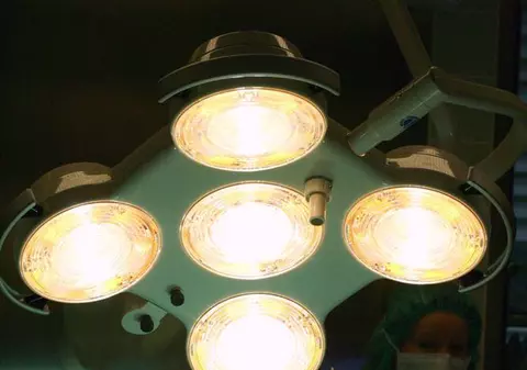 Bănicioiu despre victimele din Colectiv: Un singur om este operat de șapte chirurgi. Experţii străini speriați de cazurile nemaivăzute