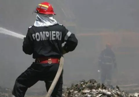 Incendiu în Sălaj. O şcoală a fost mistuită de flăcări