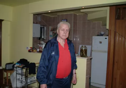 Jean Pădureanu a rămas fără casă! ^O persoană în scaun cu rotile i-a cumpărat apartamentul scos la licitație de Fisc