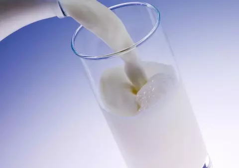 Lapte cu bacterii la două școli din Ploiești 