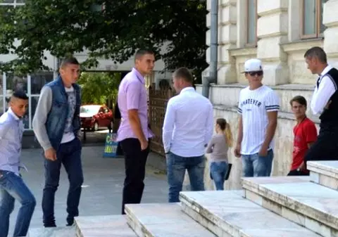 Cei 7 violatori din Vaslui, condamnați definitiv. Pedepse MAI MARI pentru violatori