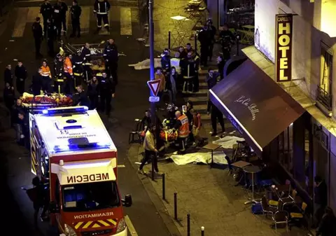 FOTBAL, ÎN TIMP DE RĂZBOI! Masacru la Paris, în timpul partidei Franța - Germania 2-0. Peste 140 de morți / GALERIE FOTO & VIDEO