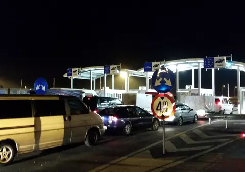 Controale la sânge! Trecerea frontierei e un calvar pentru șoferi