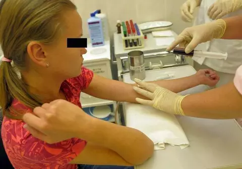 Focare de oreion în licee 