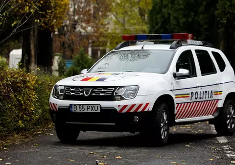 Patronul unei firme de tractări a fost reţinut pentru 24 de ore pentru loviri şi alte violenţe şi tulburarea liniştii şi ordinii publice