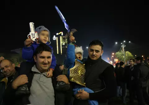 Oamenii au venit cu copii mici la protest | FOTO 