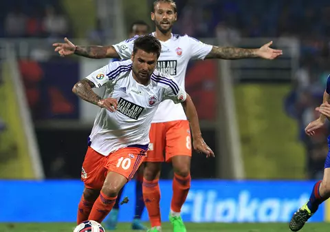 Adi Mutu versus Nicolas Anelka, în India. Piteșteanul a rezistat 90 de minute pe teren, în etapa de azi  ⁄ GALERIE FOTO