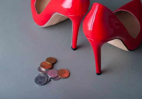 BLACK FRIDAY 2015. 7 perechi superbe de pantofi cu toc până în 100 de lei