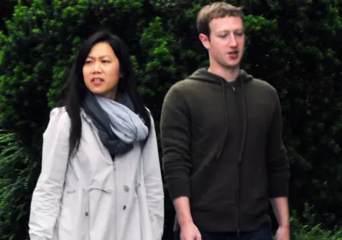 Patronul Facebook, Mark Zuckerberg, își va lua două luni de concediu de paternitate