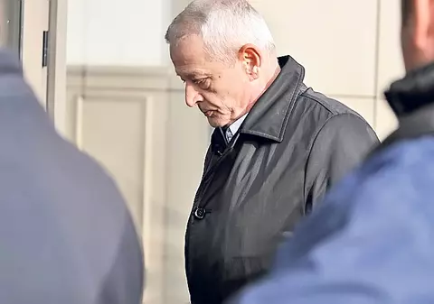 Abătut și tras la față! Șocul arestării pare să fi marcat serios starea de sănătate a lui Sorin Oprescu