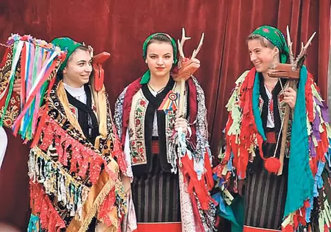 Colindătorii anunţă apropierea Crăciunului în toată ţara