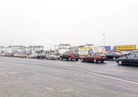 Asaltul frontierelor! Românii fac coadă la graniţe pentru a-şi petrece Sărbătorile de iarnă alături de rude