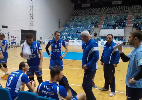 SCM Craiova e campioana de... iarnă la volei masculin