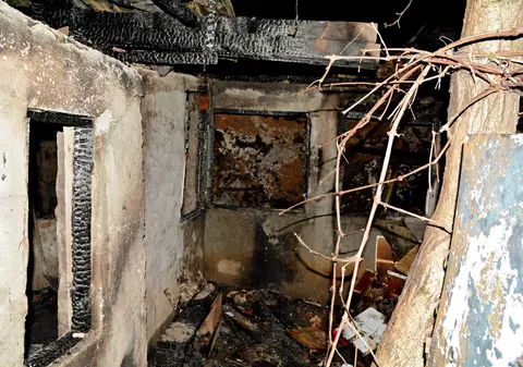 Tragedie în familia unui internațional de rugby din România. ^E pe drumuri după ce i-a ars casa din temelii. Familia are nevoie de ajutor / VIDEO