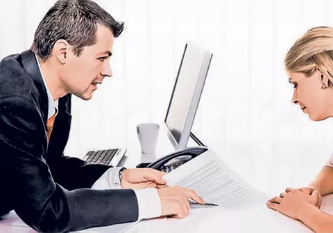 Noua epocă a creditelor cu buletinul | Sărbătorile pe credit îi pot face pe români să se afunde în datorii