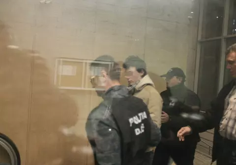 Iată DOVEZILE PROCURORILOR! Ce scria şi distribuia pe Facebook tânărul, cercetat pentru promovarea ISIS