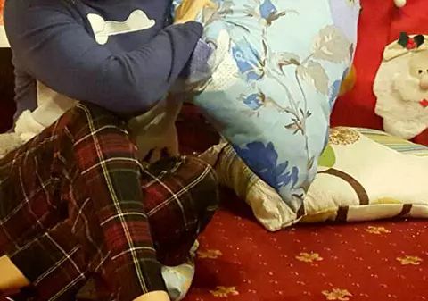 FOTO! De ziua ei, Andreea Marin a dat petrecere în pijamale!