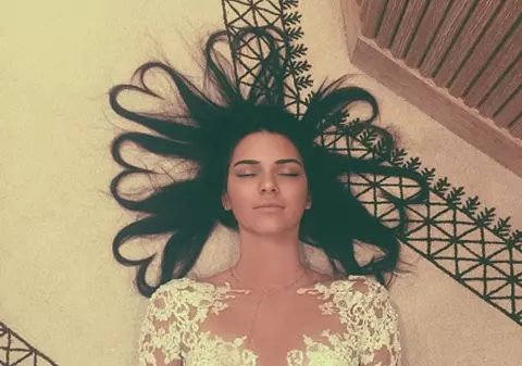 Câți bani face Kendall Jenner prin postarea unei singure fotografii pe Instagram