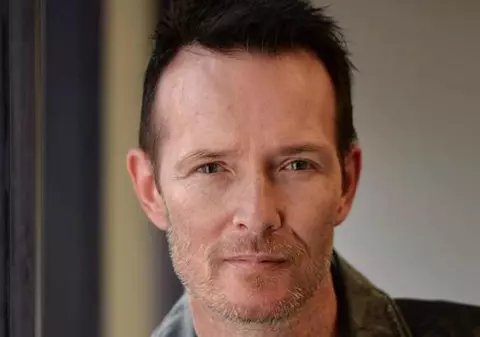 Cântărețul Scott Weiland a murit în autocarul de turneu, la 48 de ani