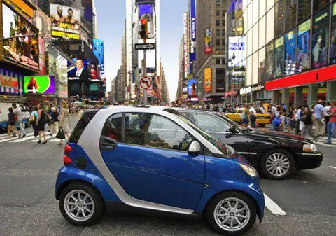 Mașinile «verzi» prind viteză! Tot mai mulți șoferi își cumpără autoturisme electrice