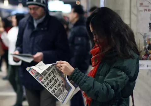 Inițiativă jurnalistică româno-suedeză pe tema cerşetorilor români din Suedia! «Dacă au venit aici, e o mare problemă» VIDEO 