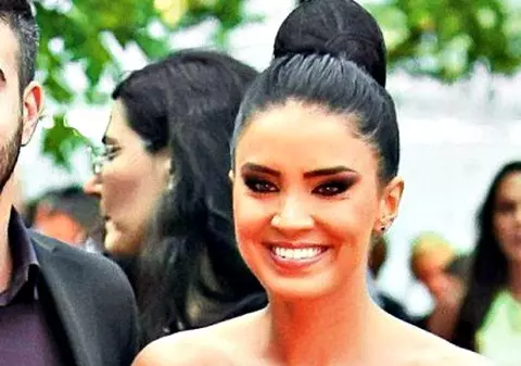 Adelina Pestrițu petrece Revelionul departe de București, cu un alt bărbat!