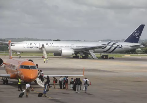 UPDATE | Răsturnare de situație în cazul avionului Air France, aterizat de urgență din cauza unei amenințări cu bombă
