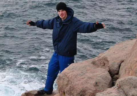 Sfârșit tragic pentru un român în vacanța de Crăciun! Furat de un val în Norvegia