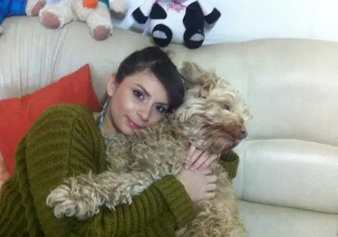 Ultima imagine cu Alexis Matache înainte să-și piardă viața în tragedia din Colectiv. Mama ei a făcut public totul abia acum. “Îmi cer iertare”