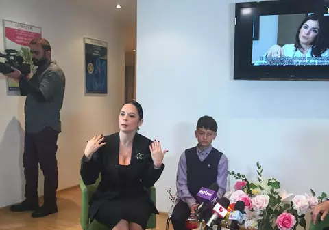 Andreea Marin sare în ajutorul victimelor din Colectiv! Zâna a adus în România un specialist turc / VIDEO 