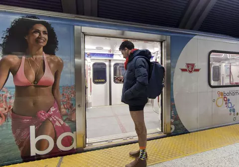 Are mai multe bacterii decât un WC și pui mâna pe el zilnic